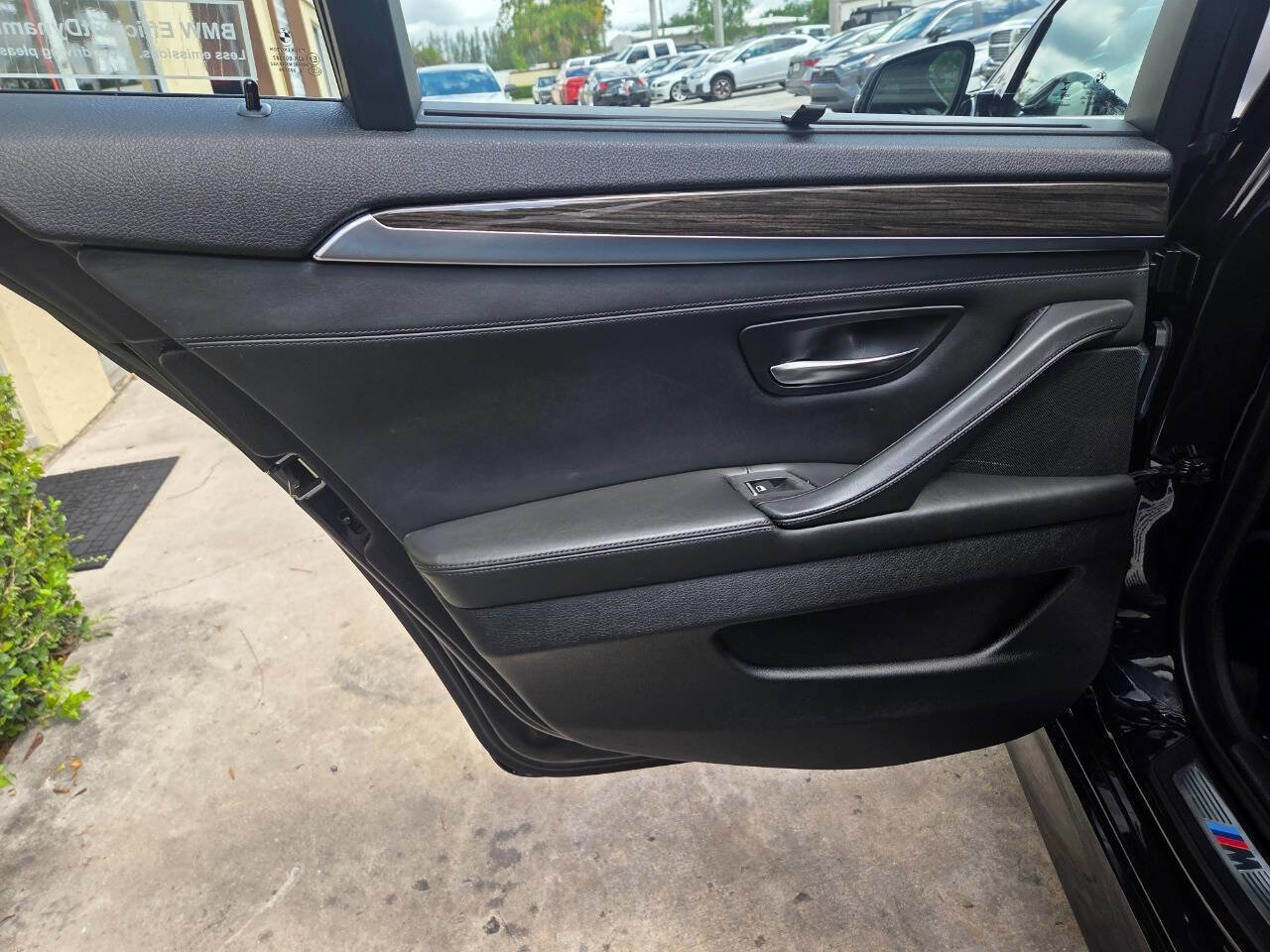 Used 2015 BMW 550i Sedan image 17
