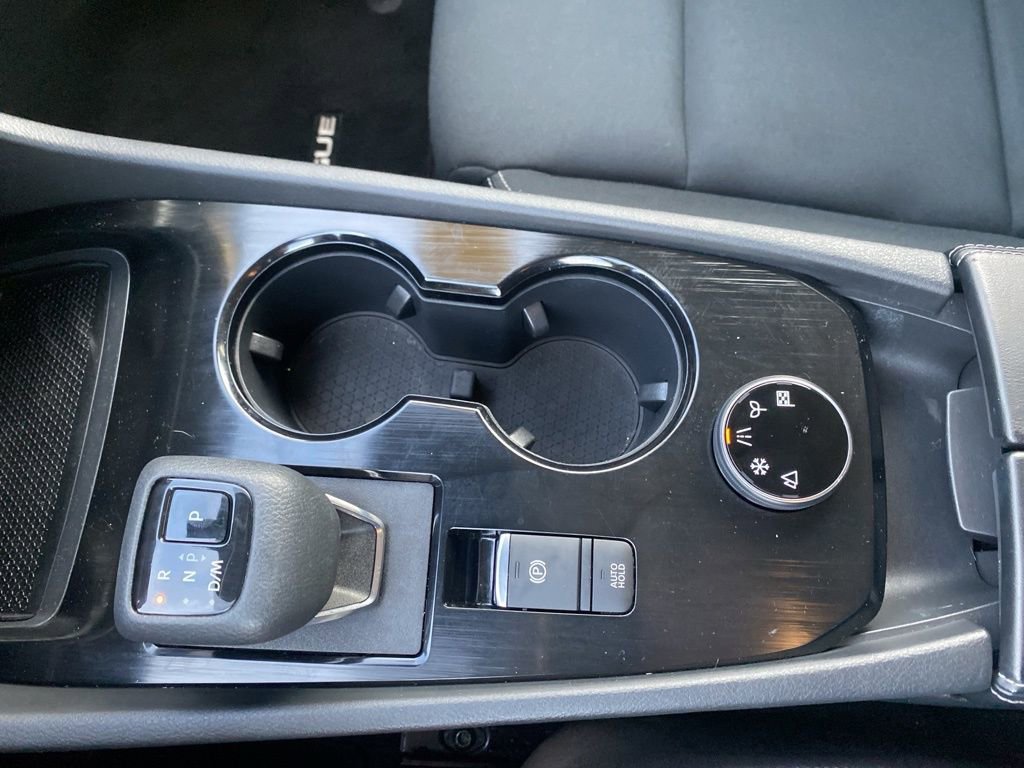 Used 2023 Nissan Rogue S image 25