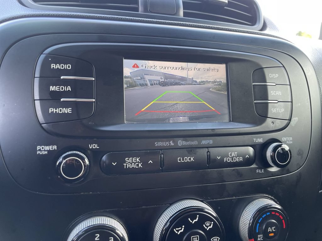 Used 2016 Kia Soul + FWD image 12