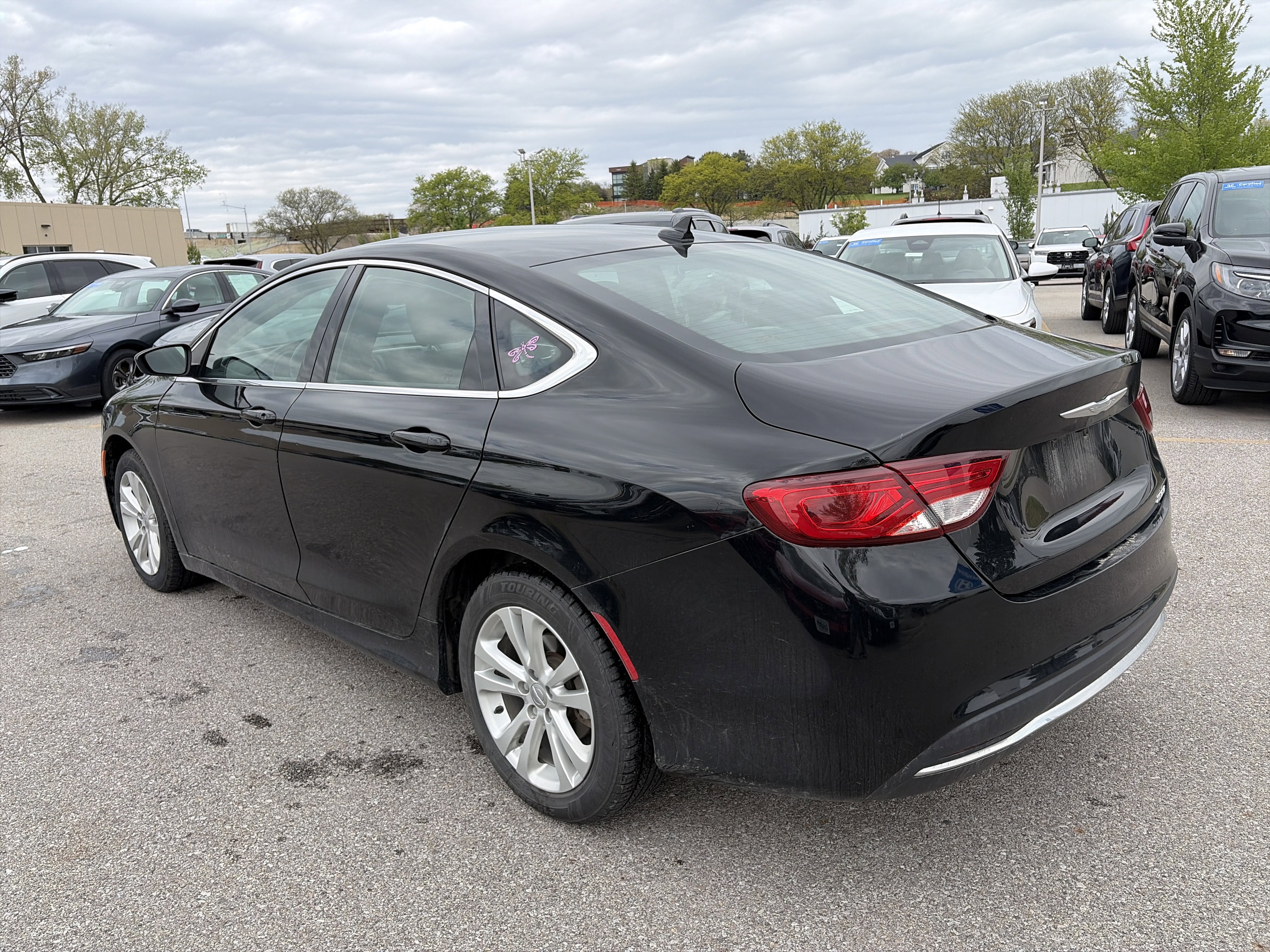 Used 2015 Chrysler 200 Limited w/ Convenience Group FWD image 6