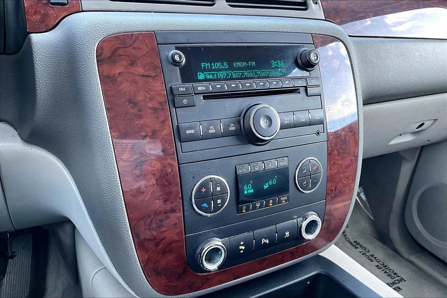 Used 2010 Chevrolet Suburban LT AWD/4WD image 18