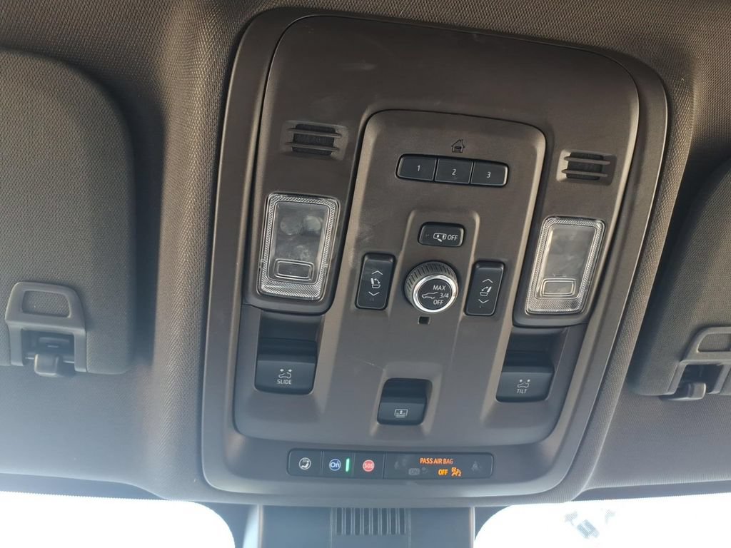 Used 2023 GMC Yukon SLT w/ SLT Premium Package RWD image 30