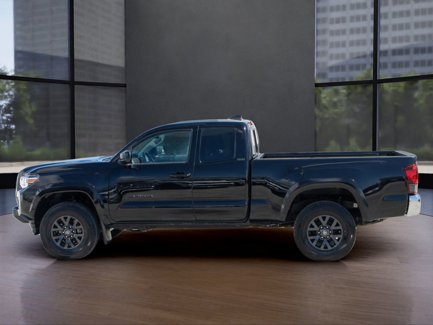 Used 2022 Toyota Tacoma SR5 w/ SR5 Appearance Package (SM) RWD image 12
