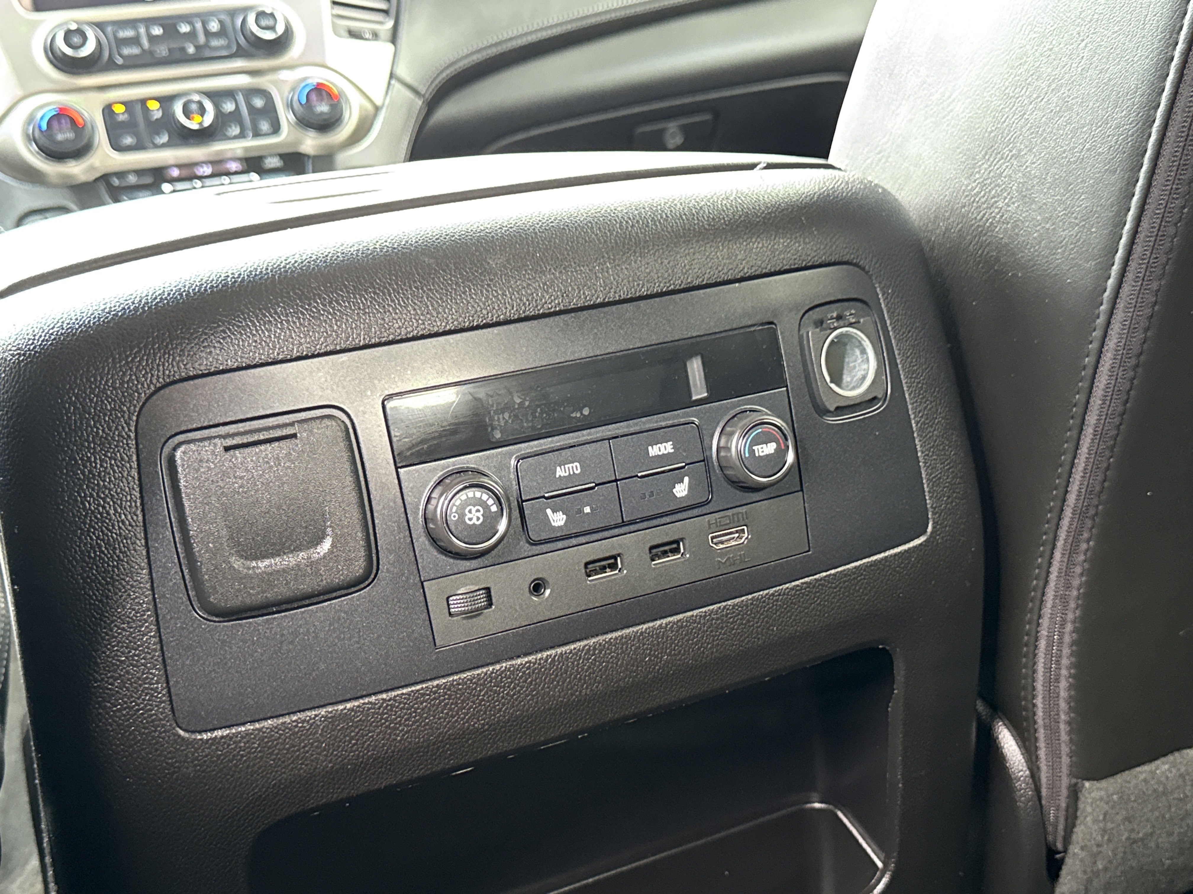 Used 2018 GMC Yukon Denali w/ Open Road Package image 29