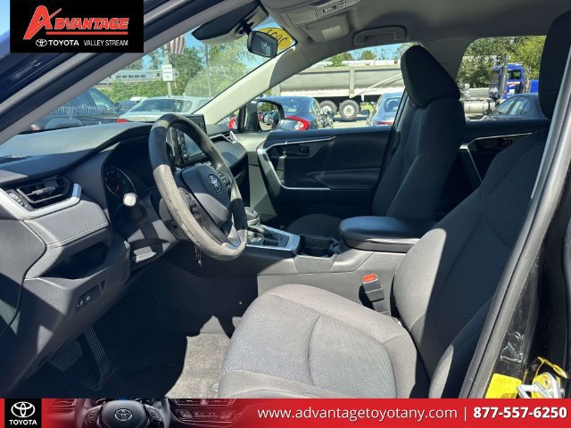 Used 2021 Toyota RAV4 LE AWD/4WD image 20