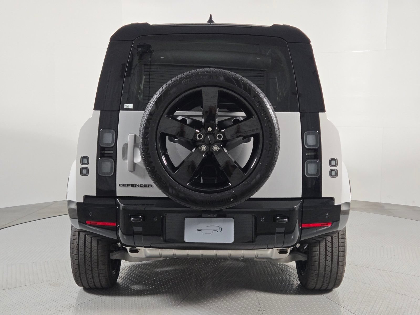 New 2026 Land Rover Defender 110 X-Dynamic SE AWD/4WD image 7