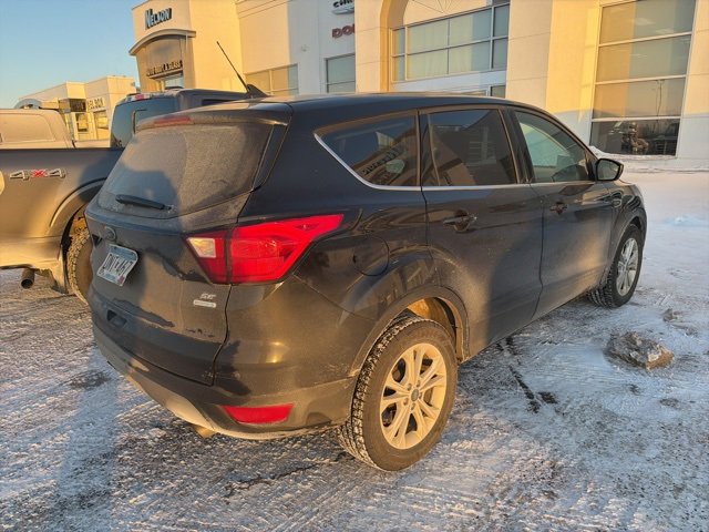 Used 2019 Ford Escape SE image 4