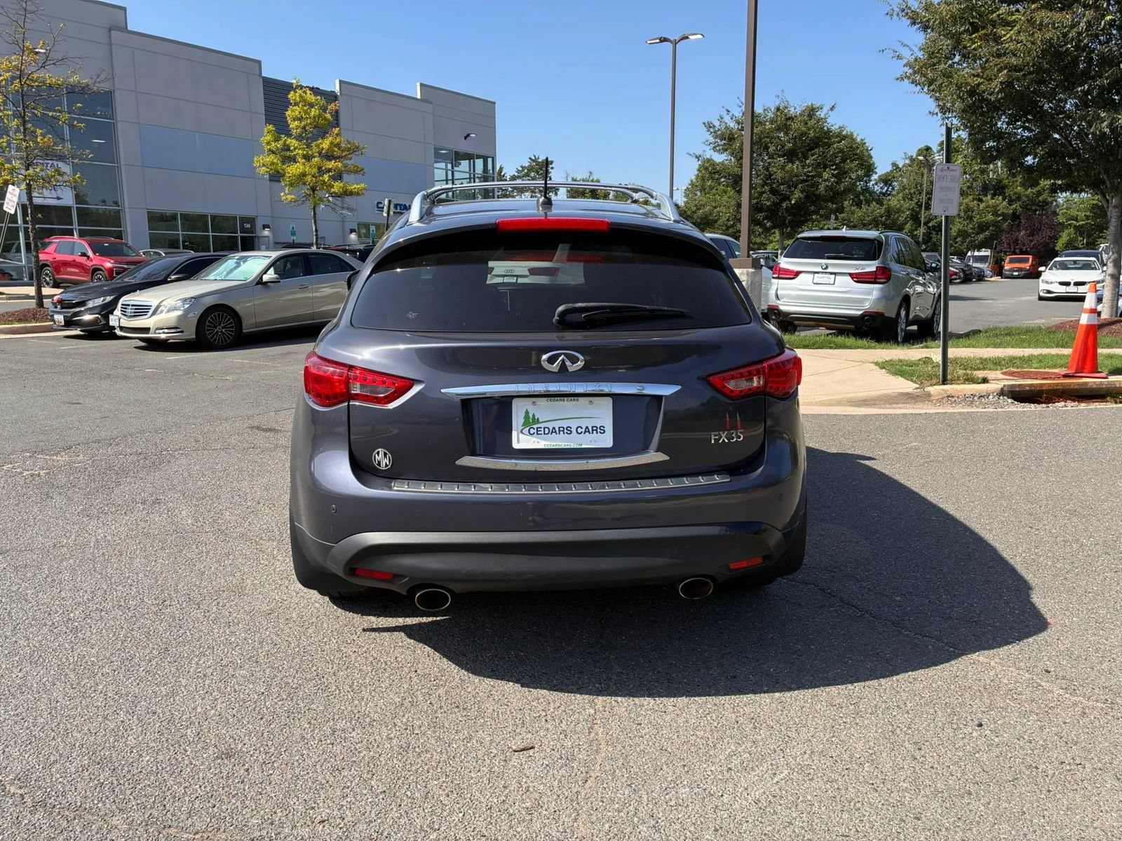 Used 2011 INFINITI FX35 AWD w/ Premium Pkg image 7
