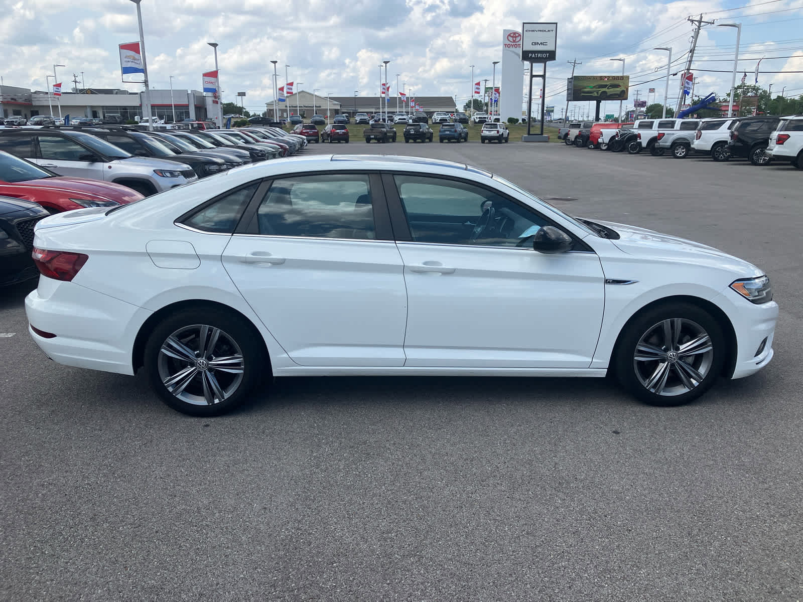 Used 2021 Volkswagen Jetta R-Line FWD image 8