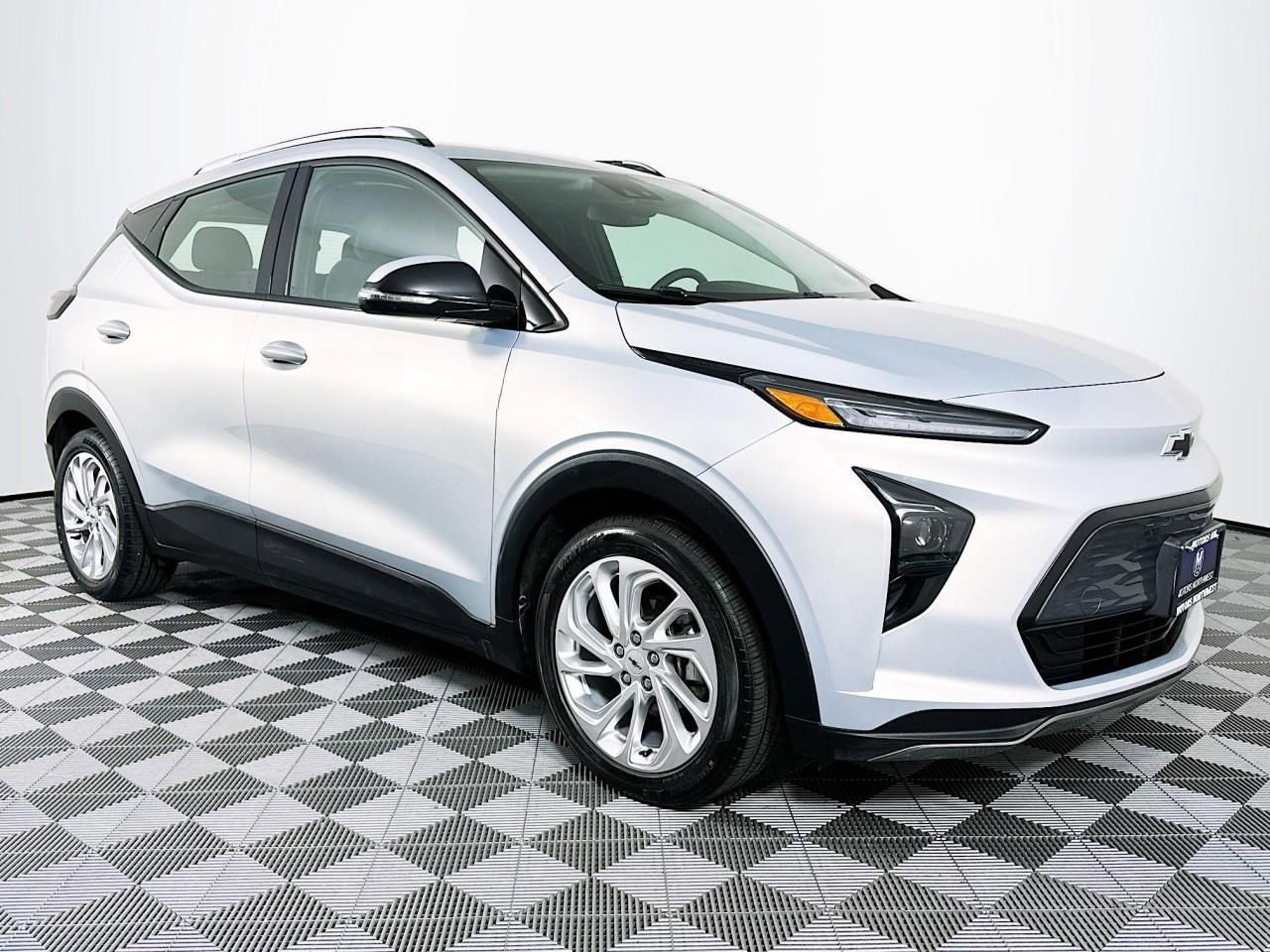 Used 2023 Chevrolet Bolt EUV LT FWD image 27
