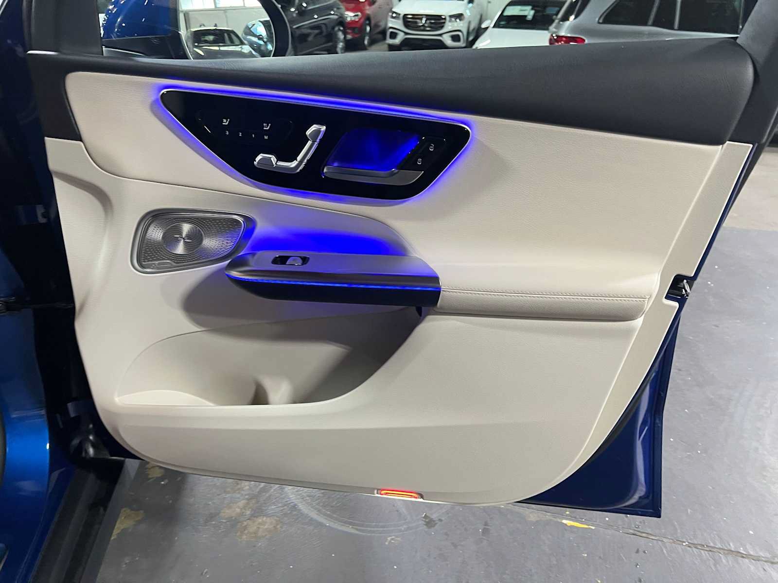 Used 2025 Mercedes-Benz GLC 300 image 10