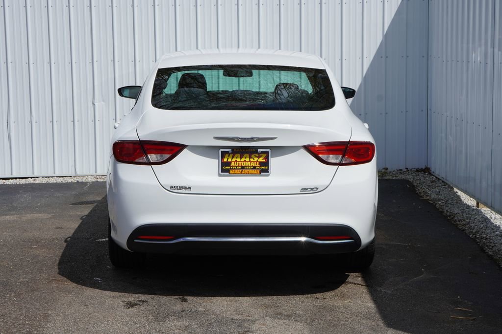 Used 2016 Chrysler 200 Limited FWD image 5