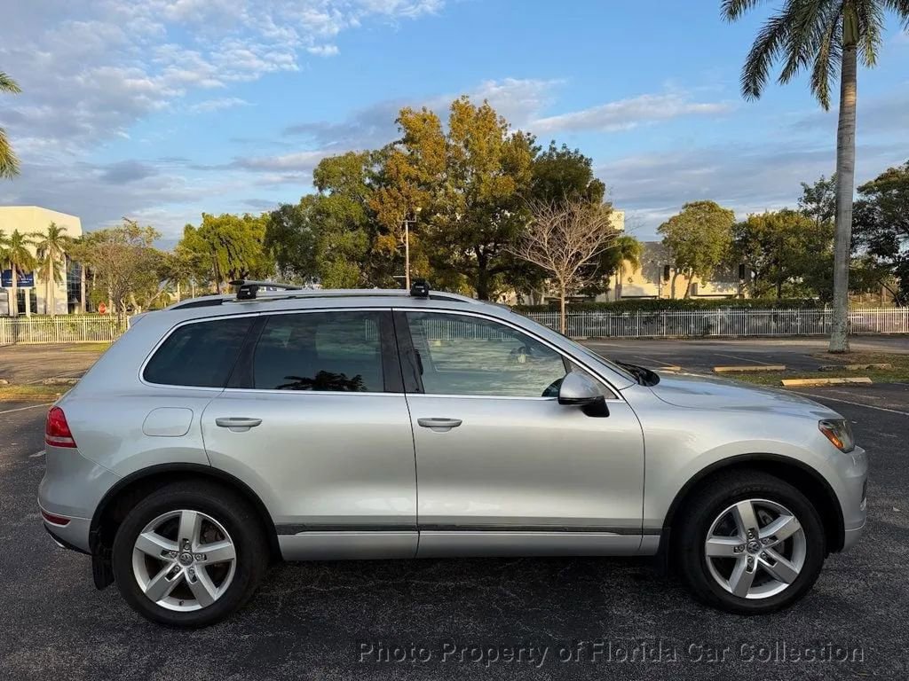 Used 2011 Volkswagen Touareg TDI image 14