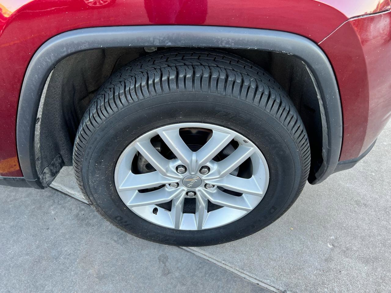 Used 2018 Jeep Grand Cherokee Laredo image 28