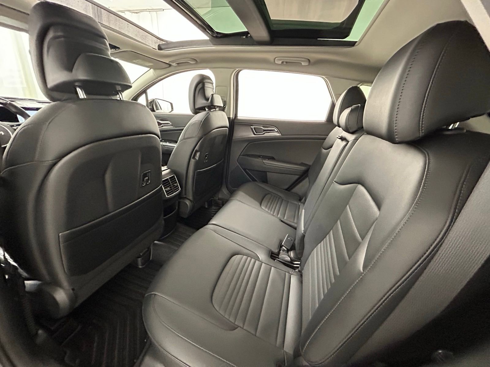 Used 2023 Kia Sportage SX FWD image 35