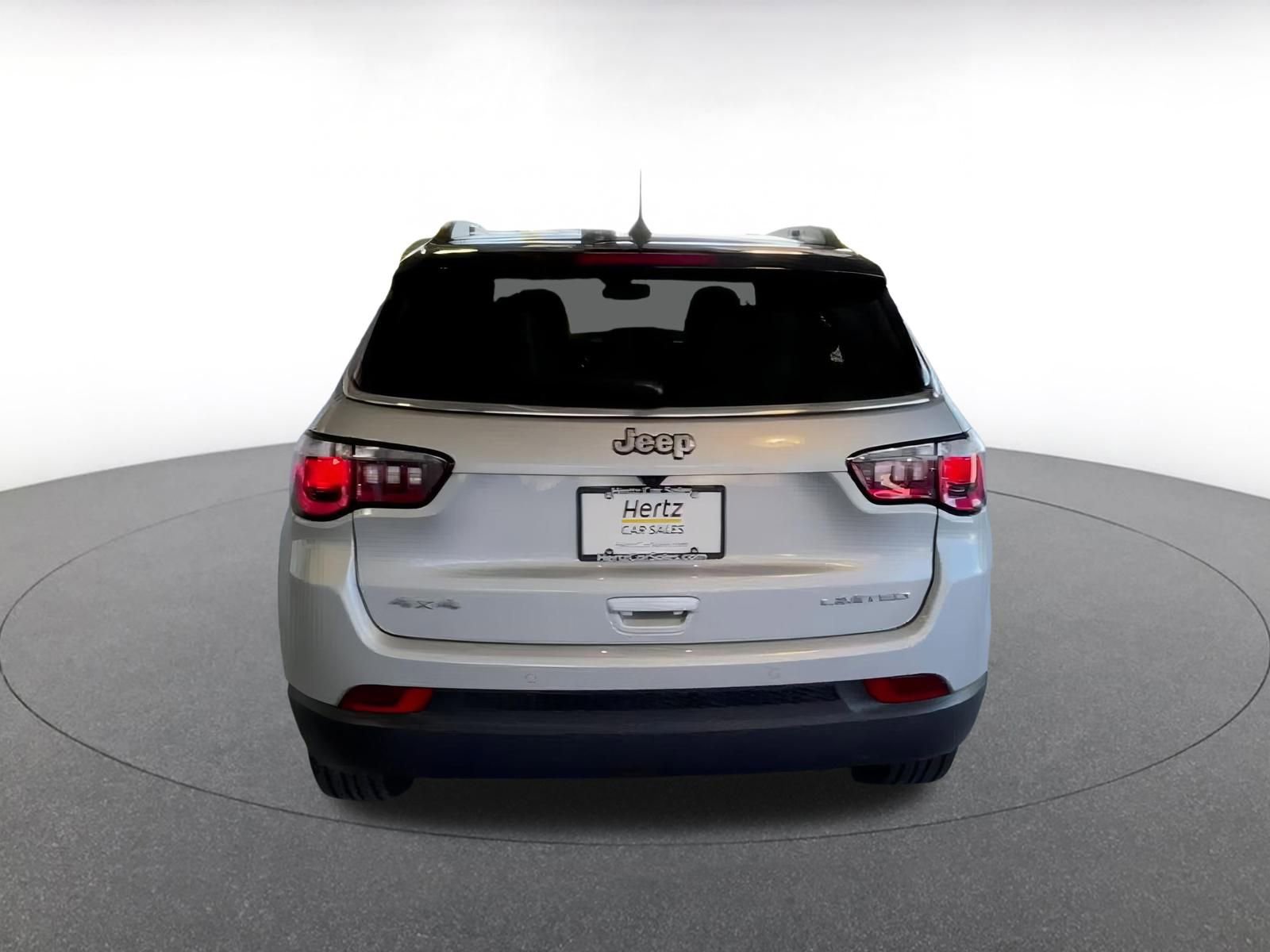 Used 2025 Jeep Compass Limited image 12