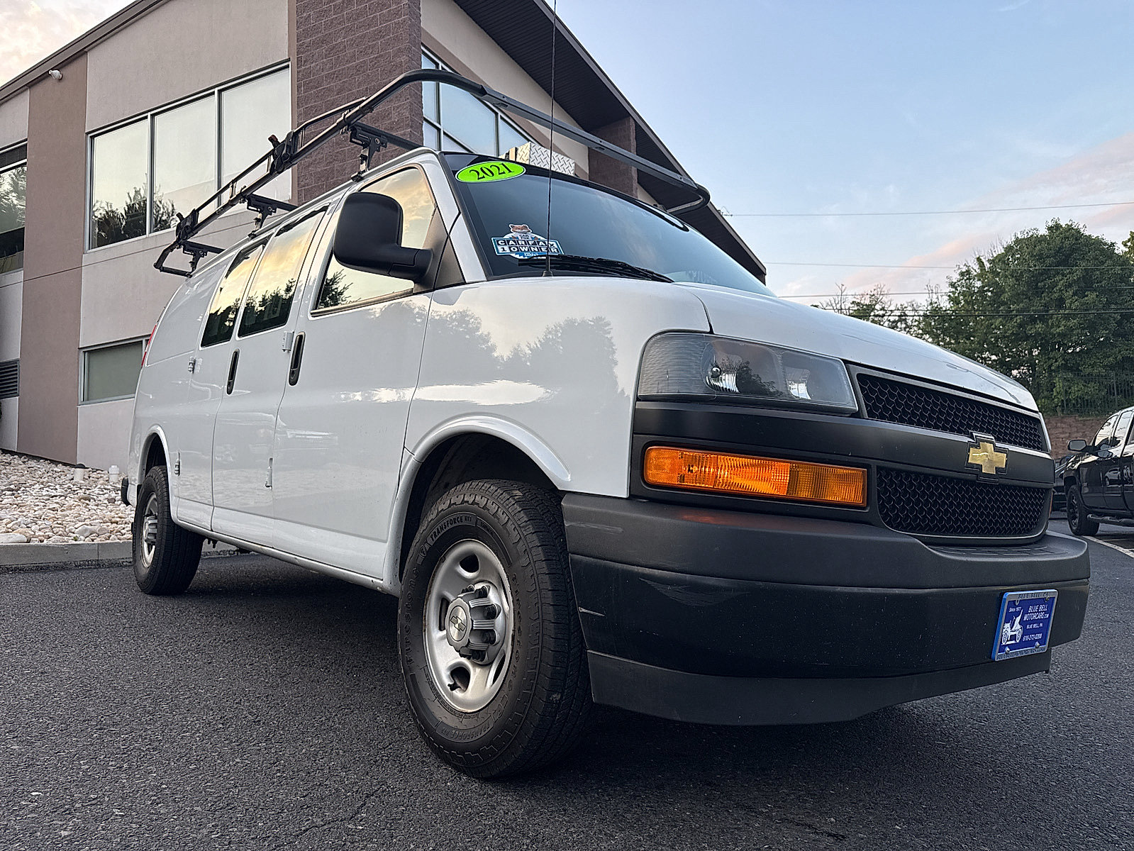 Used 2021 Chevrolet Express 2500 w/ Driver Convenience Package RWD image 10
