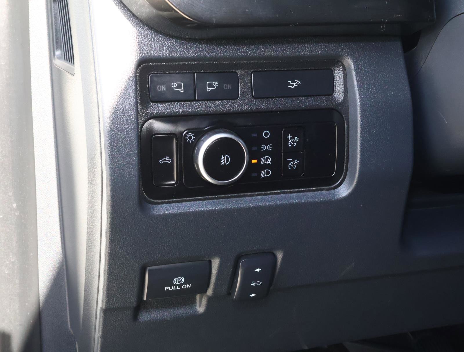 Used 2023 Ford F250 Lariat w/ Lariat Ultimate Package AWD/4WD image 24
