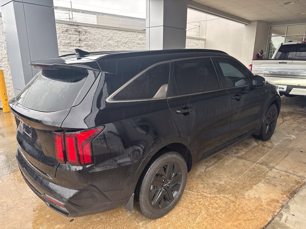 Used 2022 Kia Sorento S FWD image 4