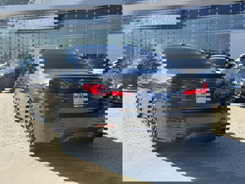 Used 2022 BMW 530i xDrive w/ Executive Package image 4