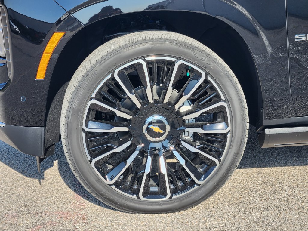New 2026 Chevrolet Suburban High Country AWD/4WD image 9