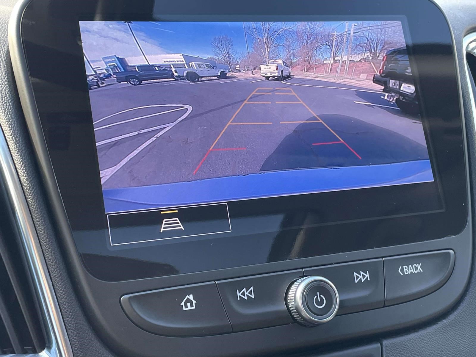 Used 2022 Chevrolet Malibu Premier image 32