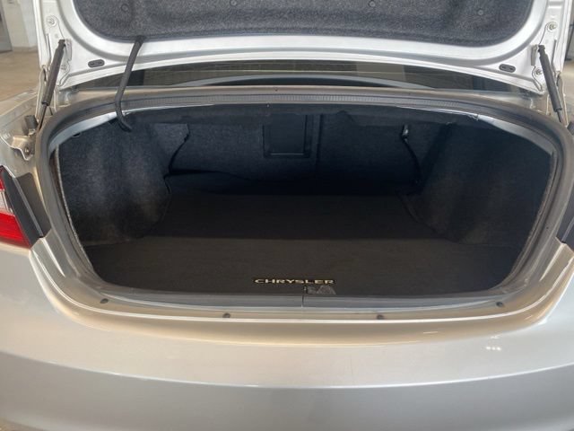 Used 2012 Chrysler 200 Touring FWD image 7