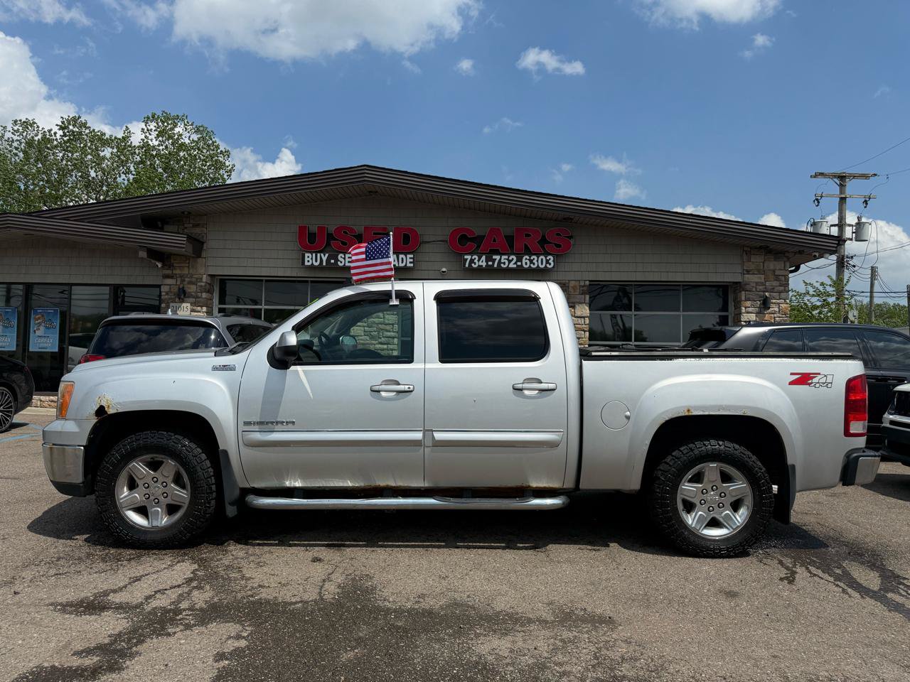 Used 2012 GMC Sierra 1500 SLT w/ All-Terrain Package AWD/4WD image 3