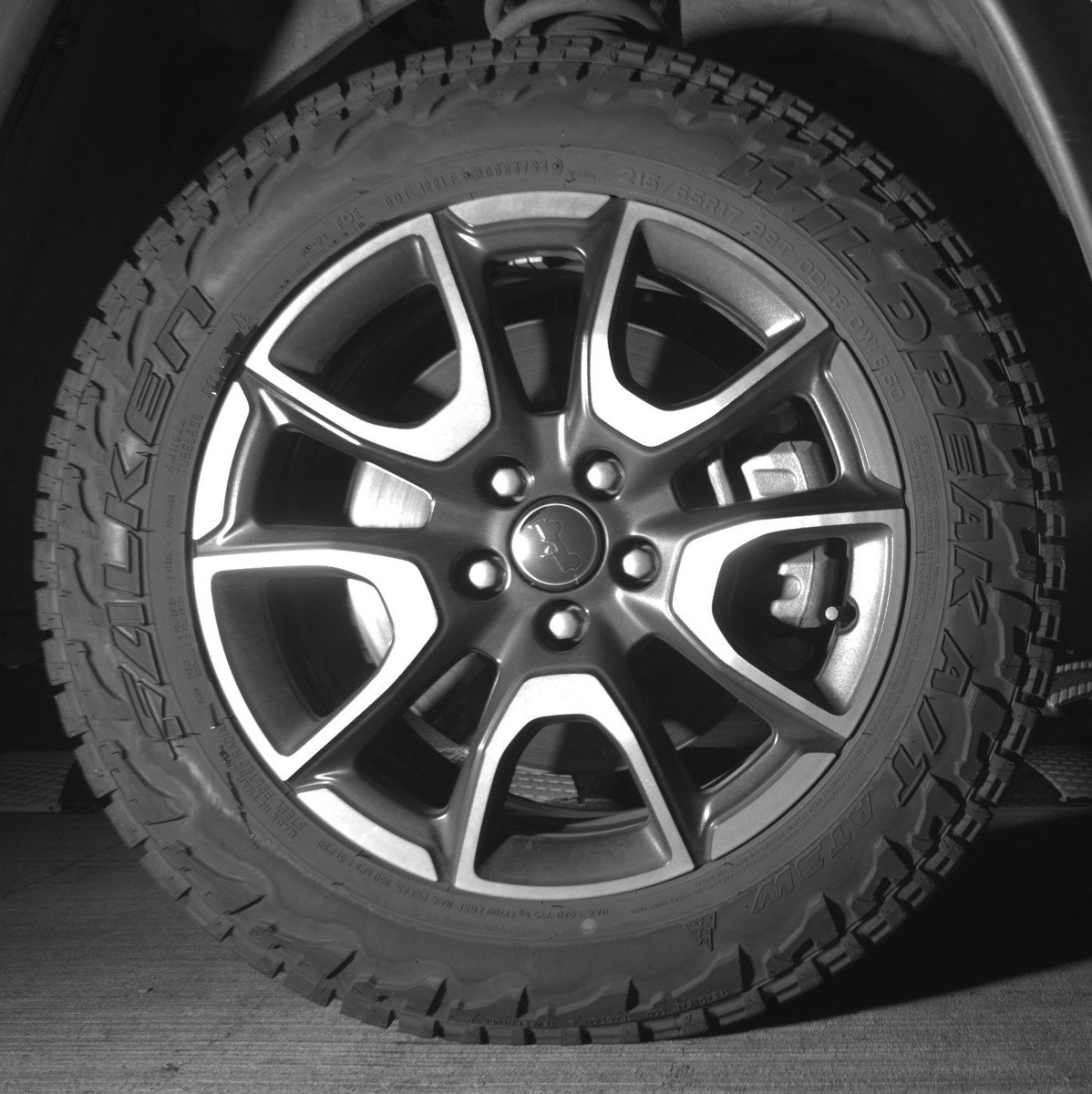 Used 2025 Jeep Compass Trailhawk image 13