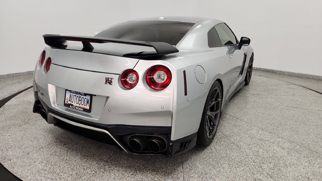 Used 2020 Nissan GT-R Premium AWD/4WD image 22