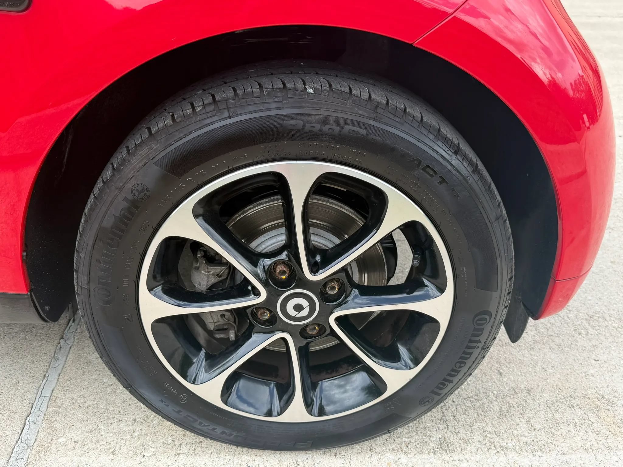Used 2017 smart fortwo passion RWD image 31