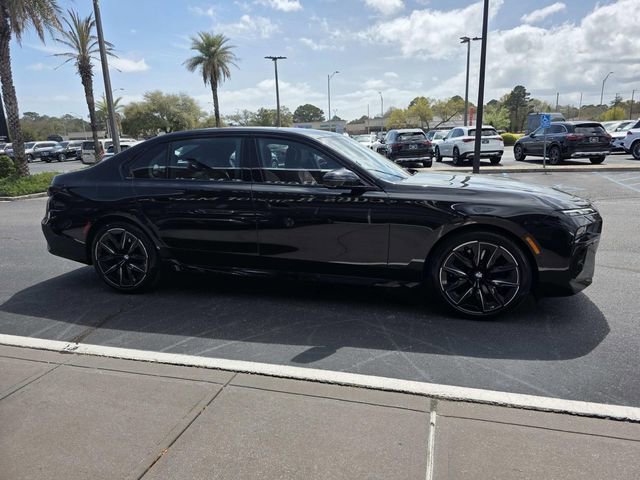 Used 2024 BMW 760i xDrive image 5