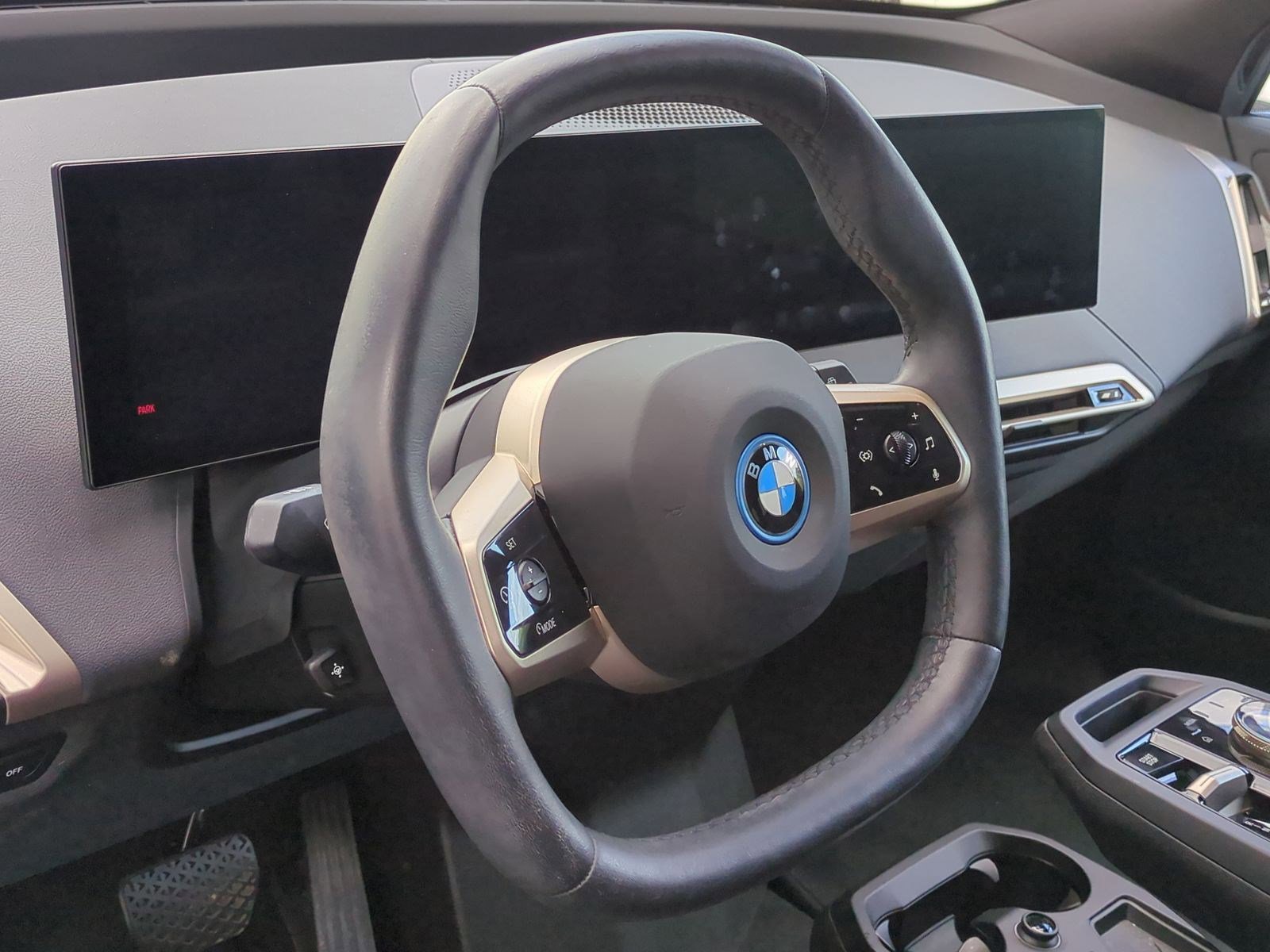 Used 2024 BMW iX xDrive50 w/ Sport Package image 17