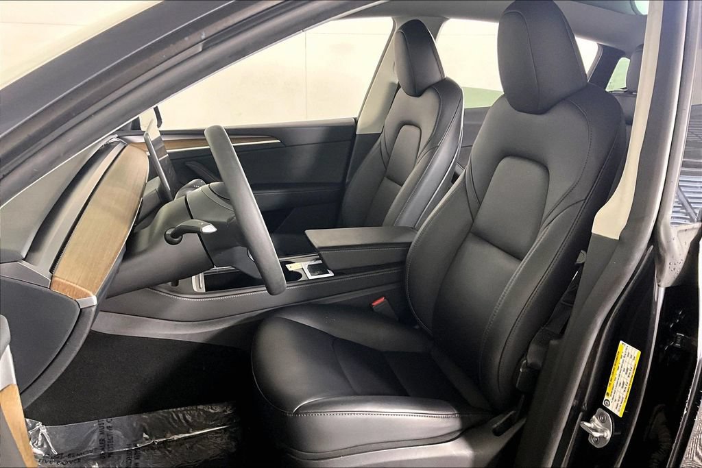Used 2024 Tesla Model Y Long Range AWD/4WD image 21