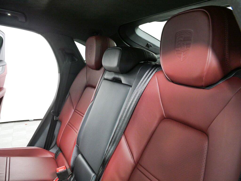 New 2026 Porsche Cayenne GTS AWD/4WD image 22
