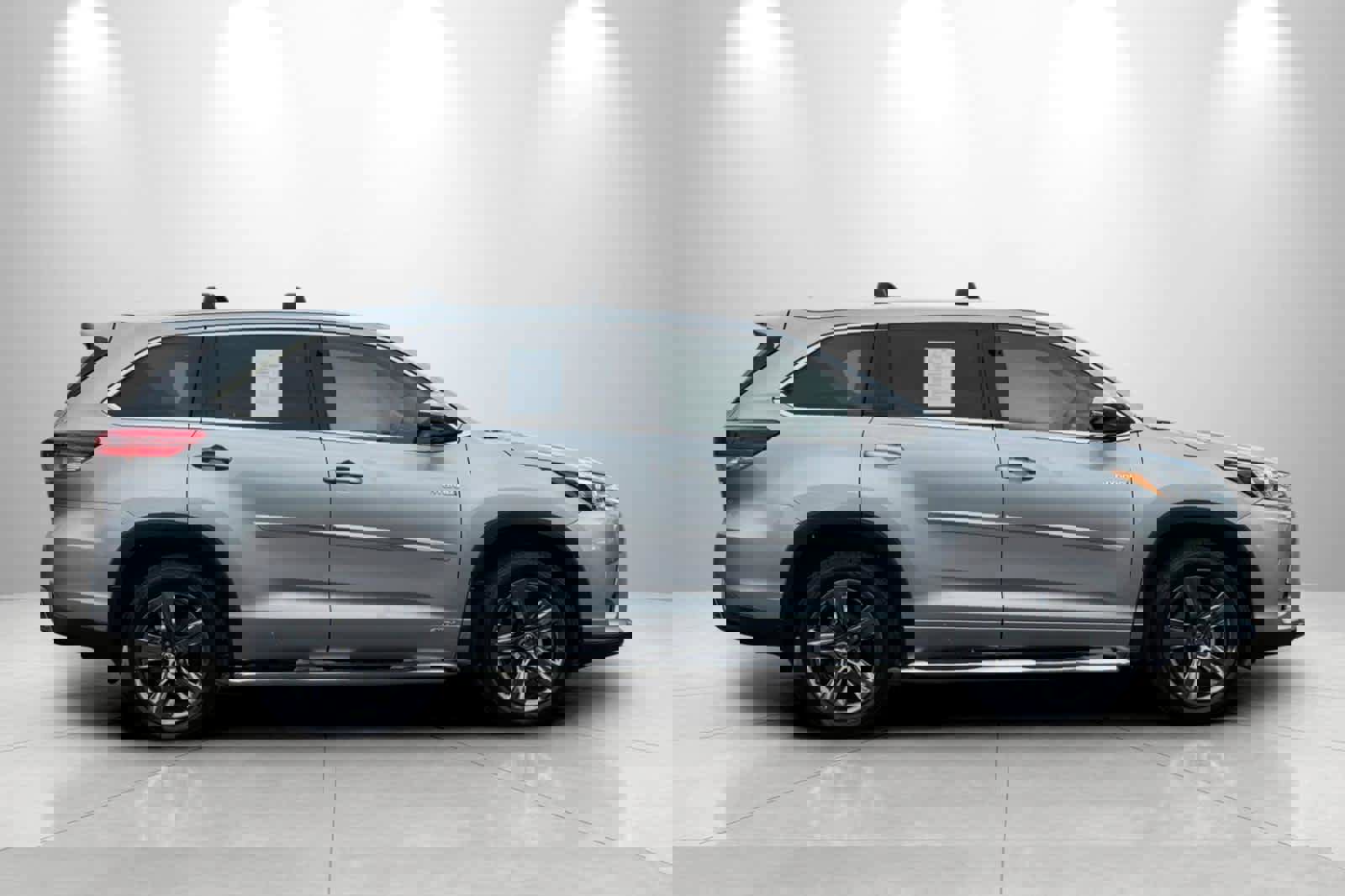 Used 2018 Toyota Highlander Limited Platinum w/ Carpet Mat Package (TMS) image 8