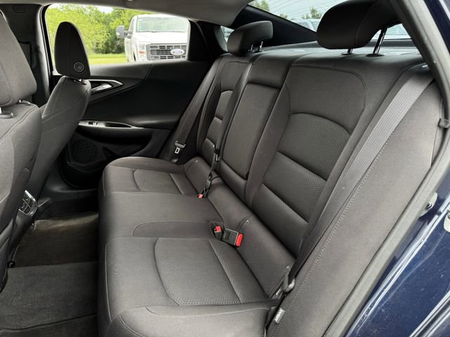 Used 2017 Chevrolet Malibu LT FWD image 28