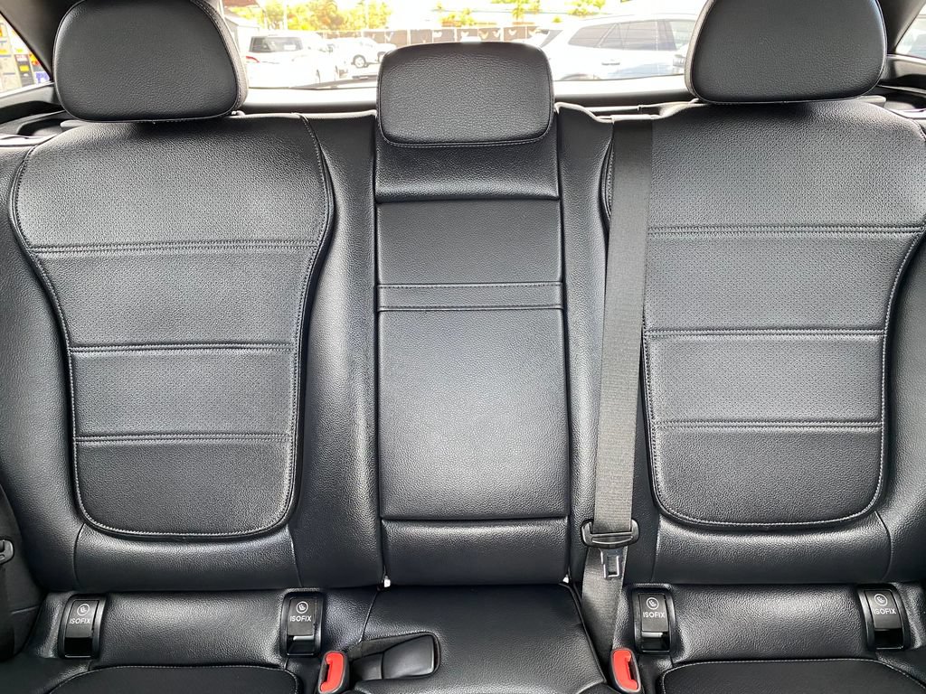 Used 2025 Mercedes-Benz GLC 300 image 18