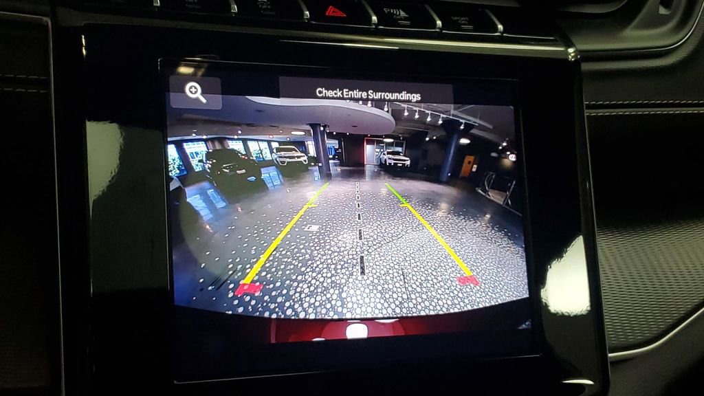 Used 2025 Jeep Grand Cherokee L Laredo image 27