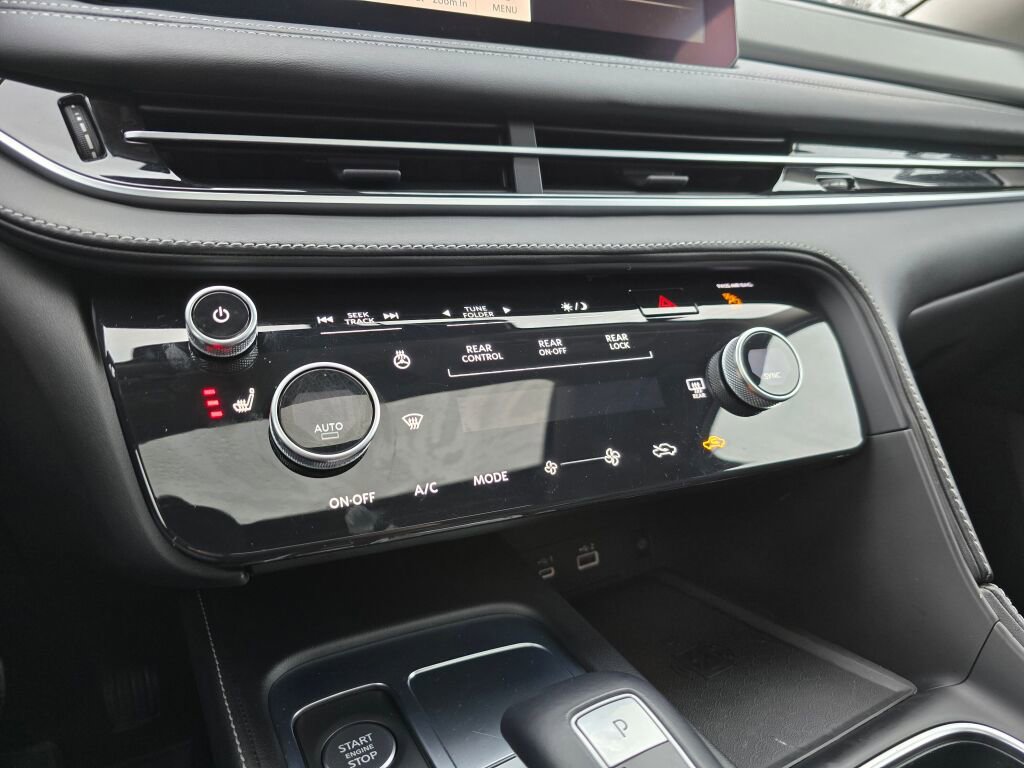 Used 2023 INFINITI QX60 Luxe image 30