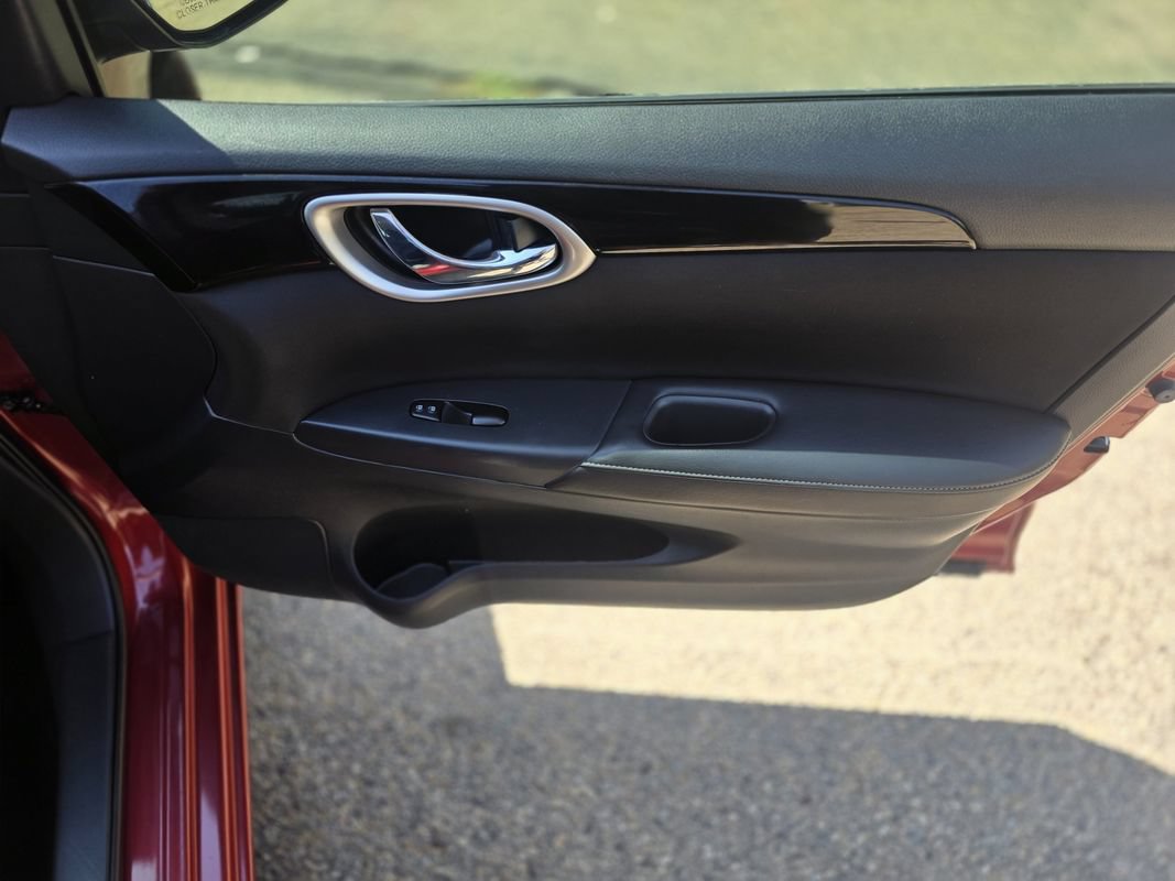 Used 2016 Nissan Sentra SV FWD image 18