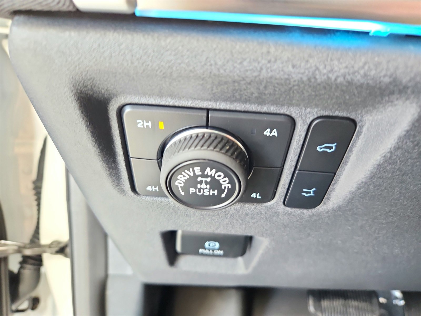 New 2025 Ford Expedition Tremor image 30