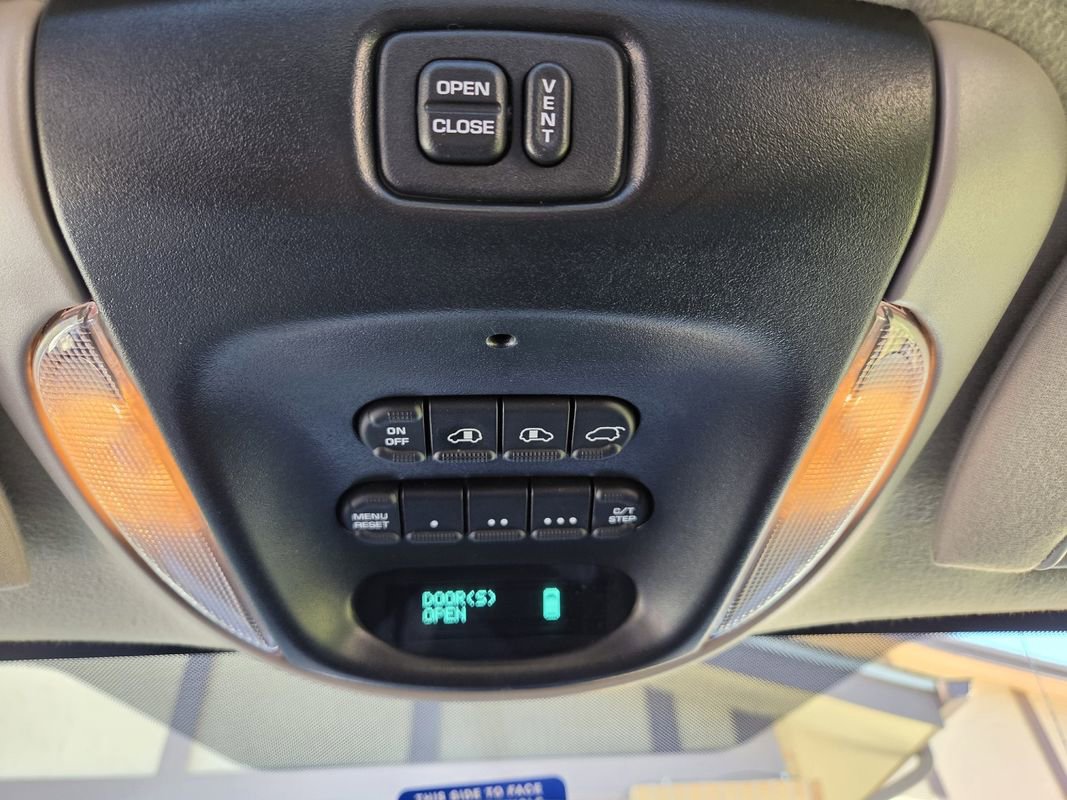 Used 2005 Dodge Grand Caravan SXT w/ Leather Interior Group FWD image 25