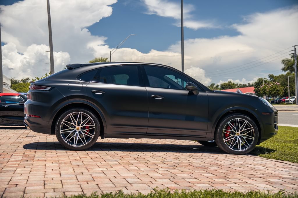 Used 2024 Porsche Cayenne S AWD/4WD image 6