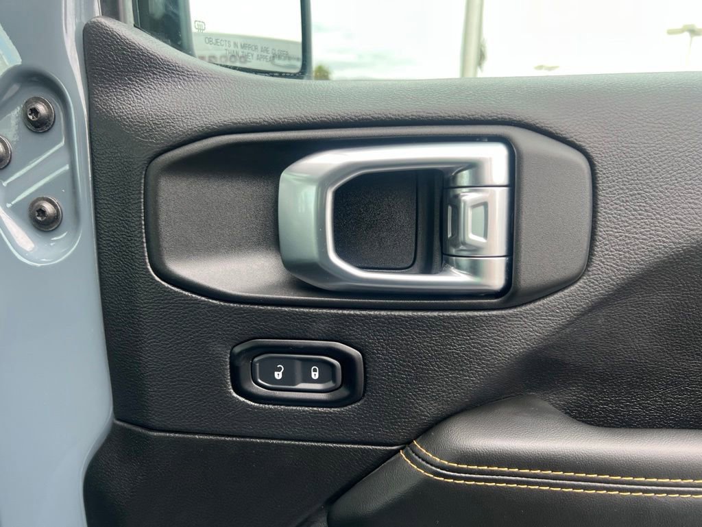 Used 2025 Jeep Wrangler Backcountry 4xe AWD/4WD image 31