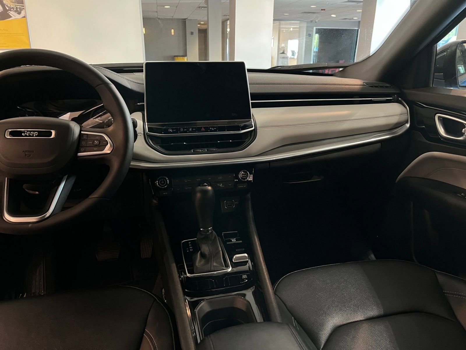 Used 2025 Jeep Compass Limited AWD/4WD image 35