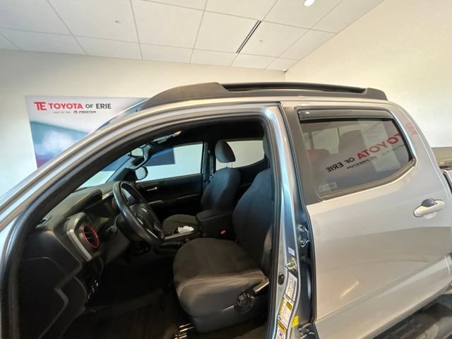 Used 2017 Toyota Tacoma TRD Sport w/ Tow Package (A/T) AWD/4WD image 11