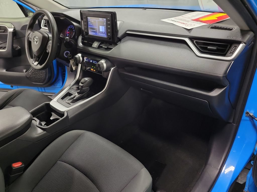 Used 2019 Toyota RAV4 LE FWD image 23