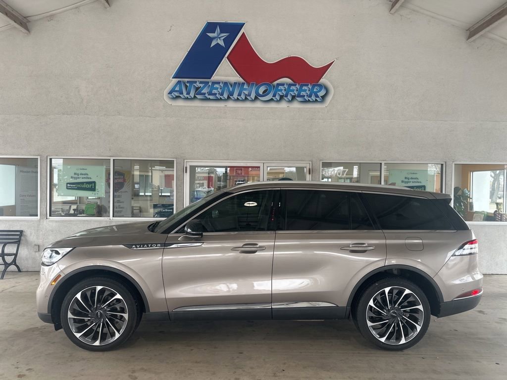 Used 2020 Lincoln Aviator Reserve w/ Equipment Group 202A image 2