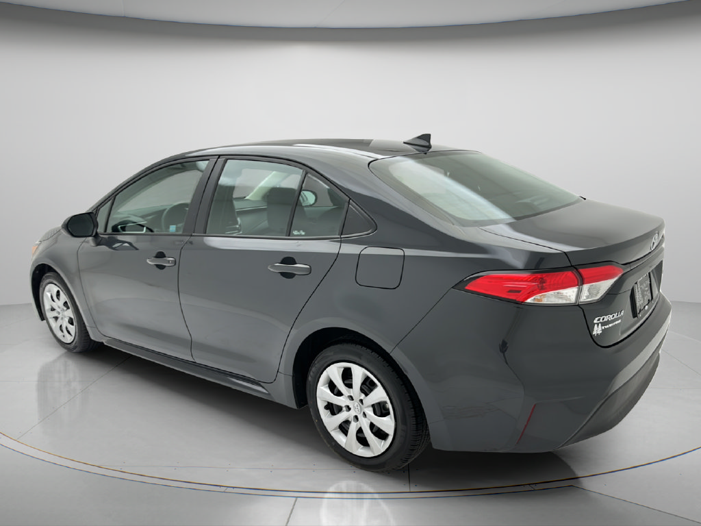 Used 2025 Toyota Corolla LE FWD image 4